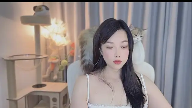 Yumi yuni online show from May 6, 1:26 pm
