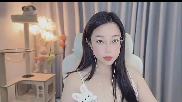 Yumi yuni online show from May 10, 3:03 pm