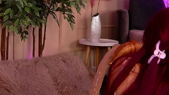 CrystalRedd online show from February 5, 5:58 am