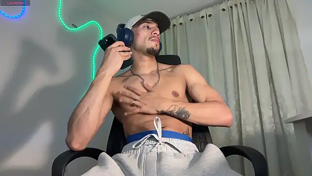 rafael stone11 online show from April 15, 2:06 am