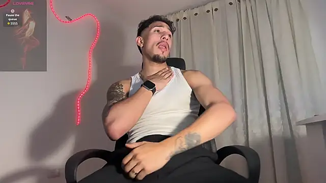 rafael stone11 online show from April 7, 12:23 am