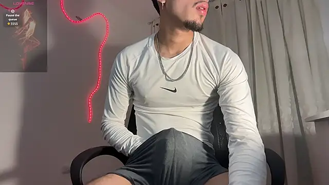 rafael stone11 online show from April 12, 1:42 am