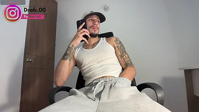Snapshot of rafael_stone11 chatting on June 27, 3:12 am rafael stone11 online show from June 27, 3:12 am