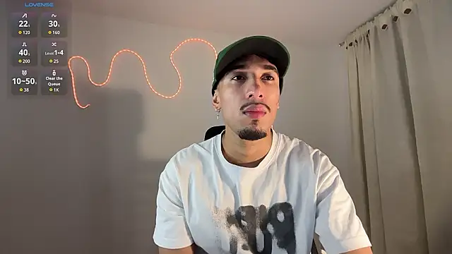 Snapshot of rafael_stone11 chatting on February 15, 4:24 am rafael stone11 online show from February 15, 4:24 am