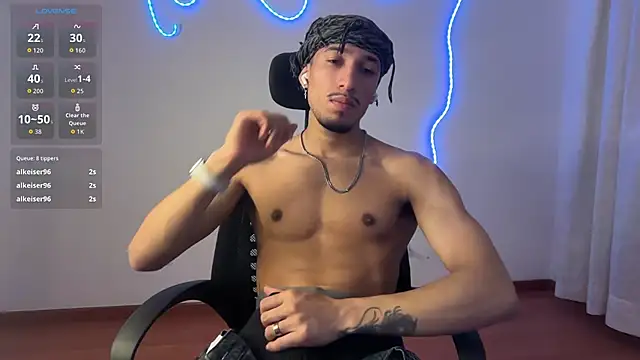 Snapshot of rafael_stone11 chatting on February 1, 6:00 am rafael stone11 online show from February 1, 6:00 am