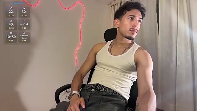 Snapshot of rafael_stone11 chatting on February 4, 1:44 am rafael stone11 online show from February 4, 1:44 am