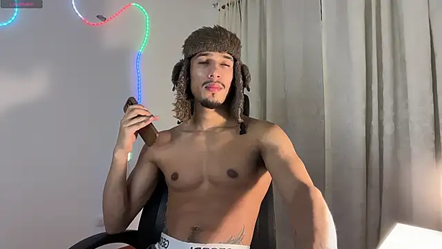 Snapshot of rafael_stone11 chatting on February 28, 2:55 am rafael stone11 online show from February 28, 2:55 am