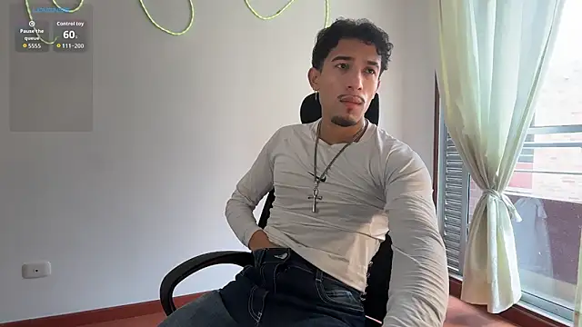 Snapshot of rafael_stone11 chatting on February 7, 7:00 pm rafael stone11 online show from February 7, 7:00 pm