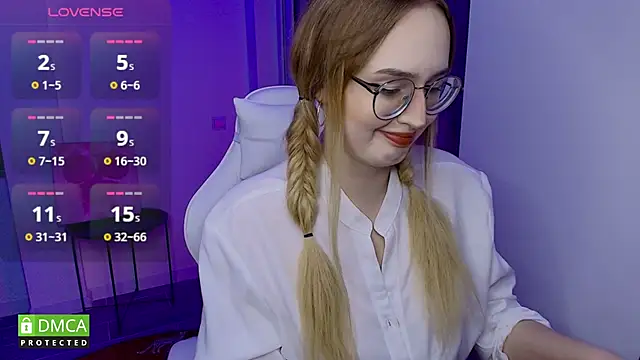 AdeLuna online show from February 18, 9:22 pm