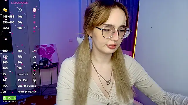 AdeLuna online show from March 12, 9:08 pm