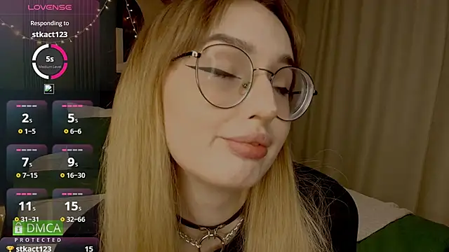 AdeLuna online show from February 5, 9:32 pm