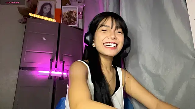 ConstancePorrini online show from March 1, 1:00 pm