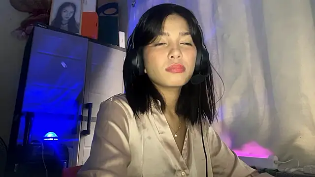 ConstancePorrini online show from February 12, 7:30 am