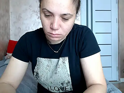 LorraGrey online show from April 29, 6:06 am