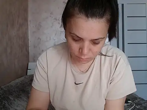 LorraGrey online show from May 13, 1:40 pm