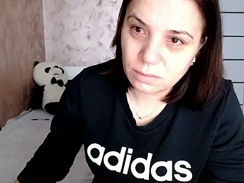 LorraGrey online show from February 10, 6:45 am