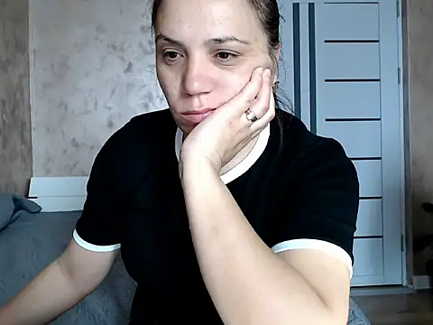 LorraGrey online show from April 22, 5:36 am