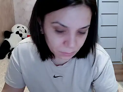 LorraGrey online show from February 17, 7:05 am