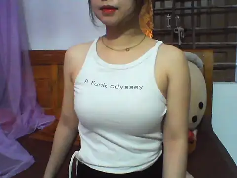 NinaKey online show from April 4, 4:19 am