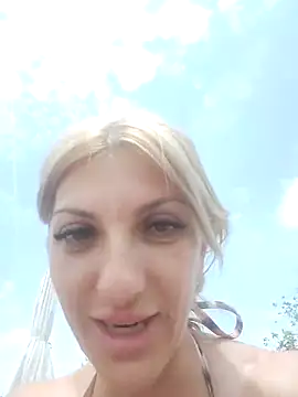 LannaQuinn online show from June 1, 9:31 am