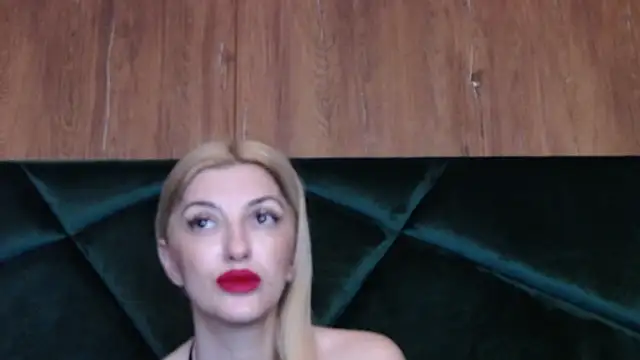 LannaQuinn online show from March 17, 4:04 am