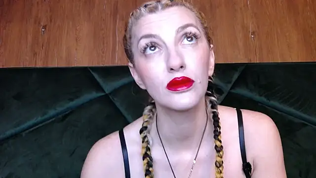 LannaQuinn online show from February 26, 3:39 am