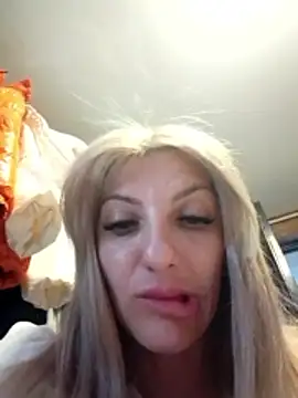 LannaQuinn online show from May 29, 3:34 am