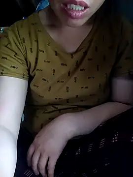 hot-luna- online show from April 13, 10:08 am