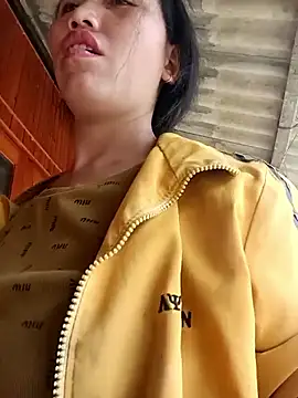 hot-luna- online show from April 4, 2:40 am