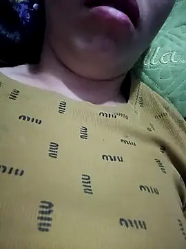 hot-luna- online show from May 2, 10:04 pm