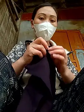 hot-luna- online show from April 1, 1:08 am