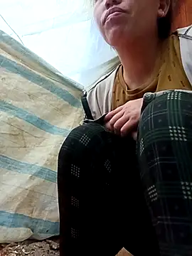 Snapshot of hot-luna- chatting on February 17, 10:45 am hot-luna- online show from February 17, 10:45 am