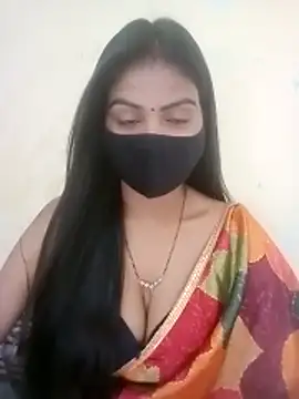 BomBabe online show from May 9, 10:40 am
