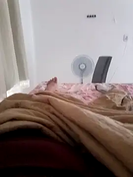 Snapshot of TropBig chatting on February 13, 10:26 am TropBig online show from February 13, 10:26 am