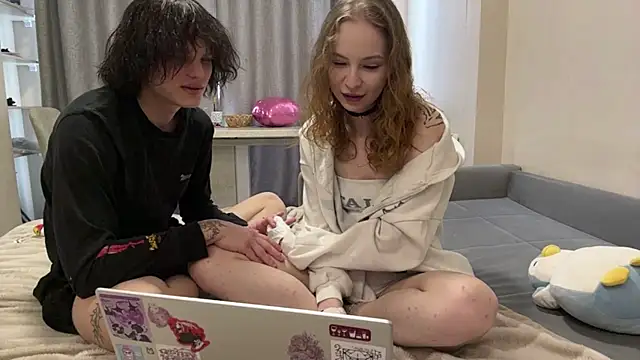 ZettaSewester online show from February 5, 12:23 pm