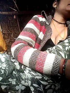 Hotty raghni online show from February 9, 3:04 am