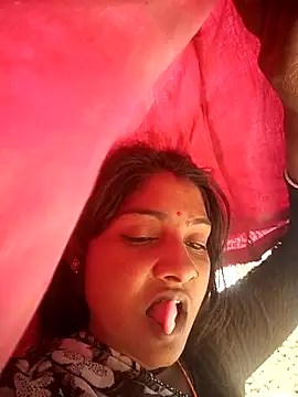 Hotty raghni online show from March 2, 7:37 am