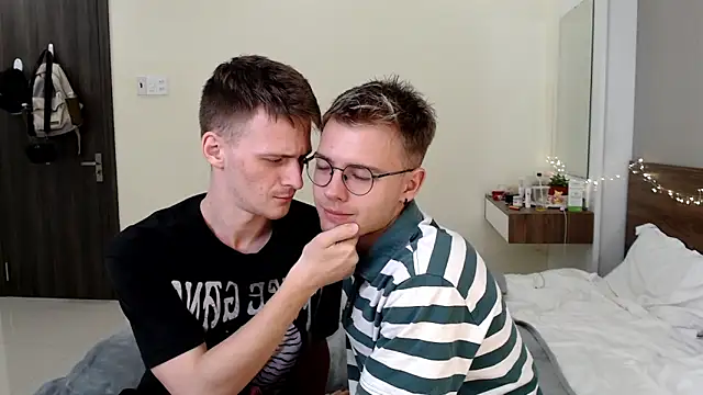 NikiKerryCum online show from March 20, 1:34 pm