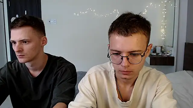 NikiKerryCum online show from May 20, 4:20 am