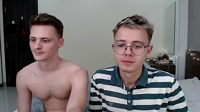 NikiKerryCum online show from March 19, 10:59 am