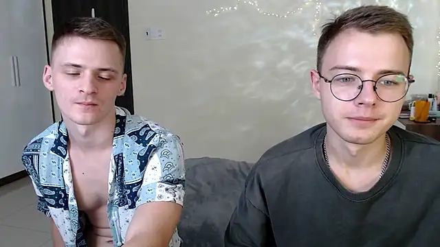 NikiKerryCum online show from June 15, 12:27 pm