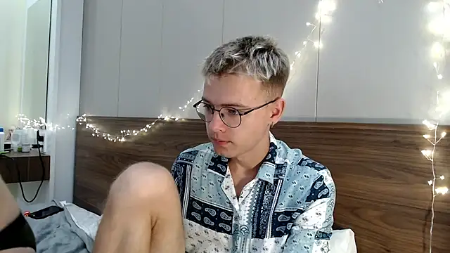 NikiKerryCum online show from March 1, 1:55 pm