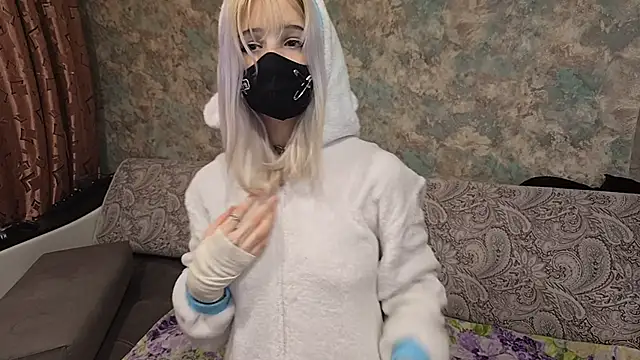 Yunakiss online show from February 16, 7:45 pm