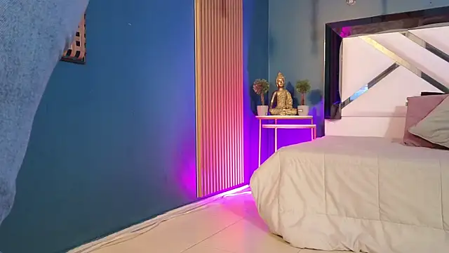 Ladyy brownn online show from April 18, 11:34 am