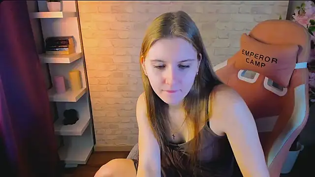 Snapshot of Caroline_Desire_ chatting on February 20, 7:43 am Caroline Desire online show from February 20, 7:43 am