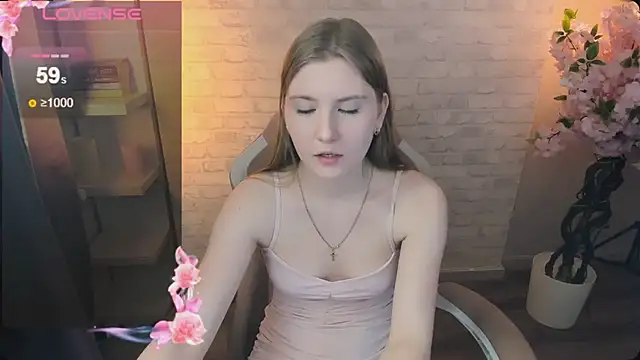 Caroline Desire  online show from April 15, 11:27 am