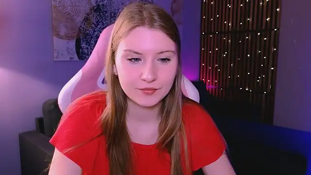 Caroline Desire  online show from March 25, 7:41 am