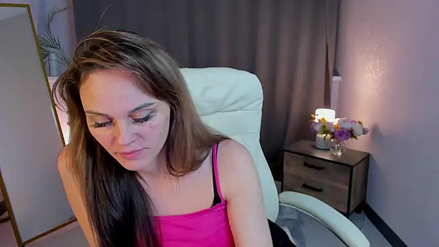 Snapshot of agatha_roose chatting on February 9, 4:10 am agatha roose online show from February 9, 4:10 am