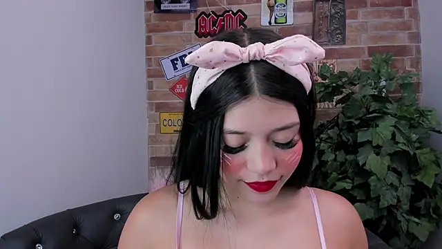 Snapshot of foxy_vera chatting on May 1, 11:04 am foxy vera online show from May 1, 11:04 am