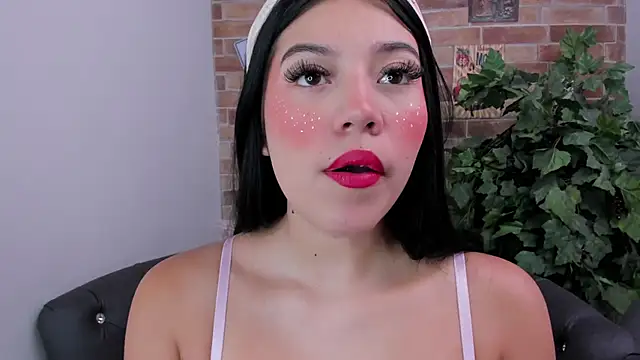 foxy vera online show from April 3, 11:05 am